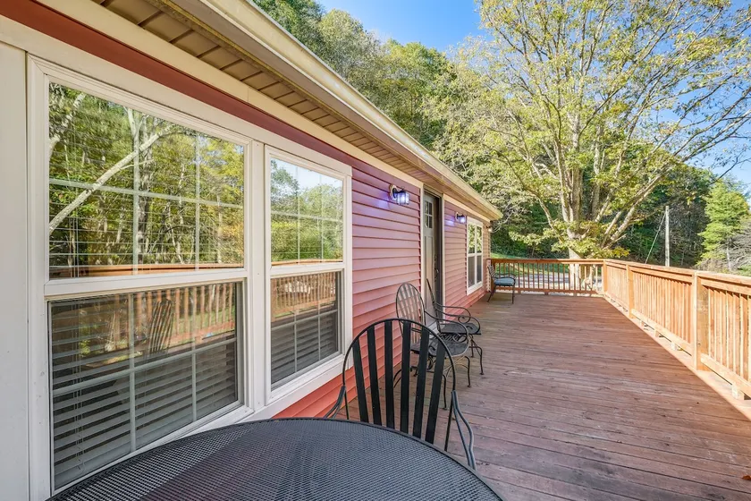 2 Mi to Warm Springs Pools: Home w/ Large Yard! - Image 1