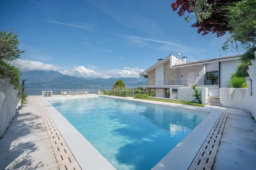 VillasGarda - Villa Lorena Carbona - Image 1