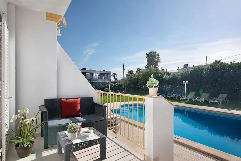 Villa avec barbecue, jardin et terrasse | Vue jardin - Image 1