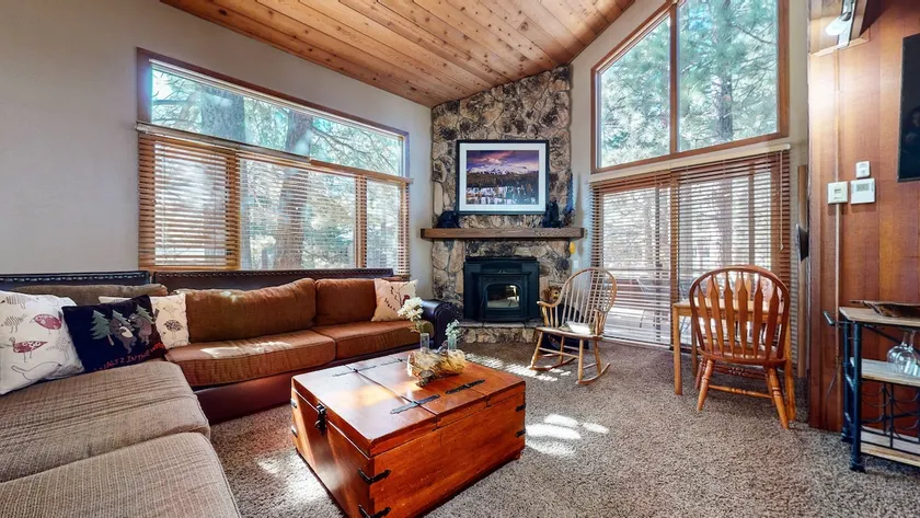 Winterset #33 condo - Image 1