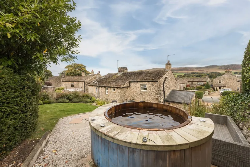 Rose Tree Cottage - Image 1