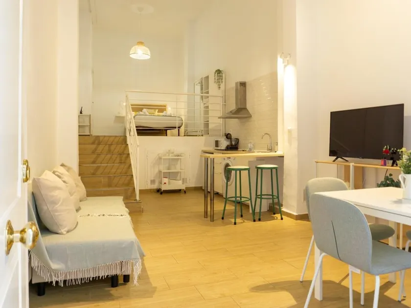 Cozy Loft Victoria - Image 1