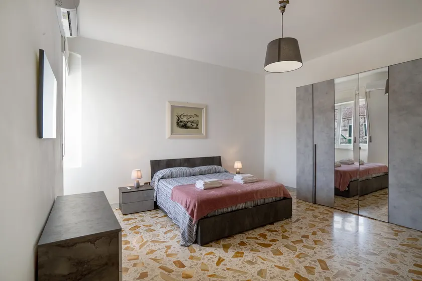 Agréable appartement de vacances convivial et familial avec terrasse et internet haut débit | Vue montagne - Image 1