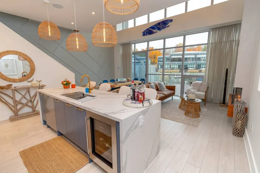 Luxe Retreat at Friday Harbour - Image 1