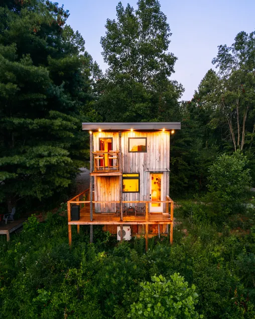 Tiny Cabin with WiFi and Private Trails in RRG - Image 1