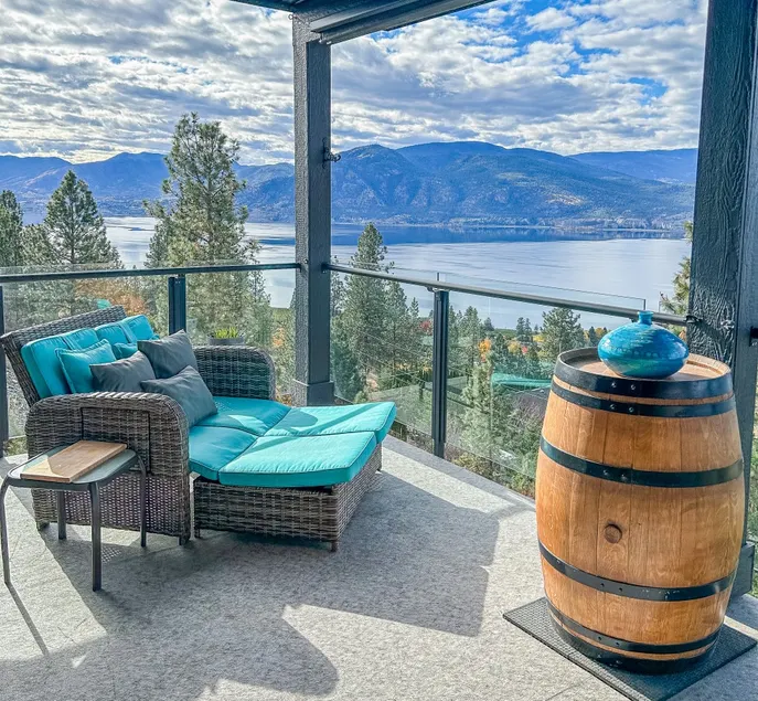 Naramata Hillside Luxe Retreat - Image 1