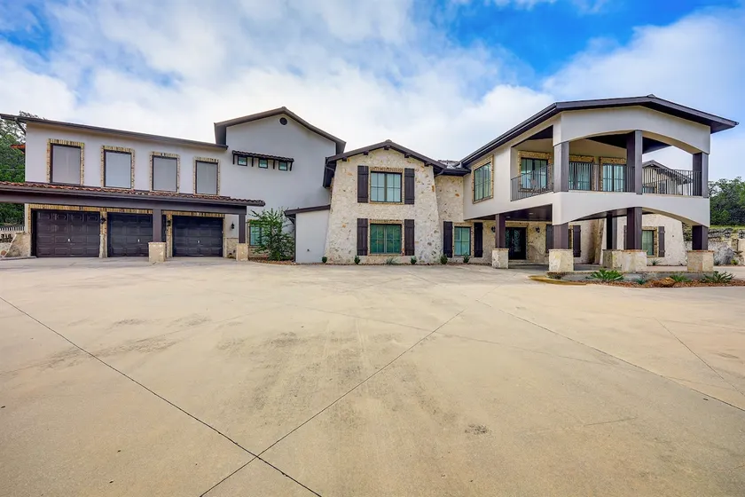 Luxury 6.5 acre Mansion | Heated Pool, Hot Tub, Ga - Image 1