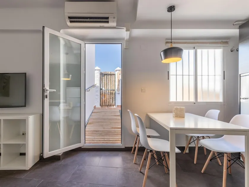 HOMEABOUT LA MERCED DUPLEX 19 (3BR 2BT) - Image 1