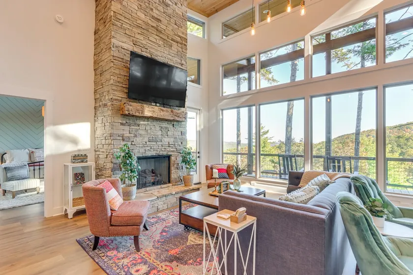 Modern Mtn Cabin w/ Deck & Views in Blue Ridge! - Image 1