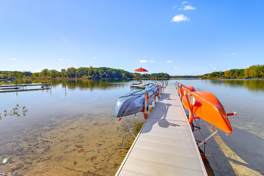 Goose Lake Home: 13 Mi to Michigan Int'l Speedway - Image 1