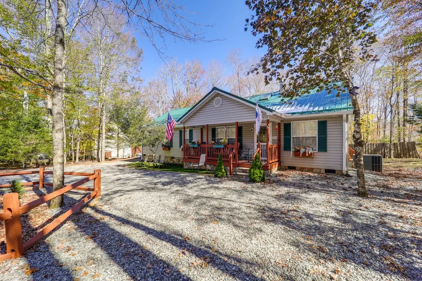Home w/ Game Room, Fenced Yard, 8-Person Jacuzzi - Image 1