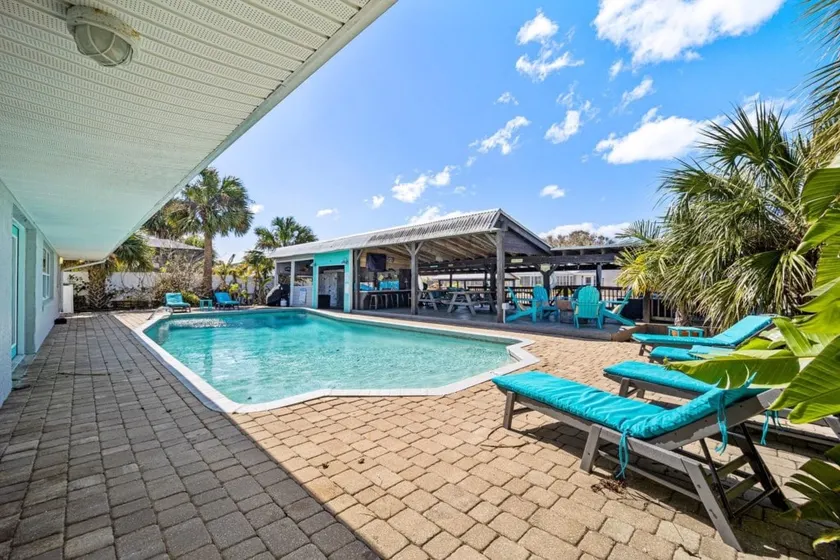 Canal Front Beach Home, Private Pool - Image 1