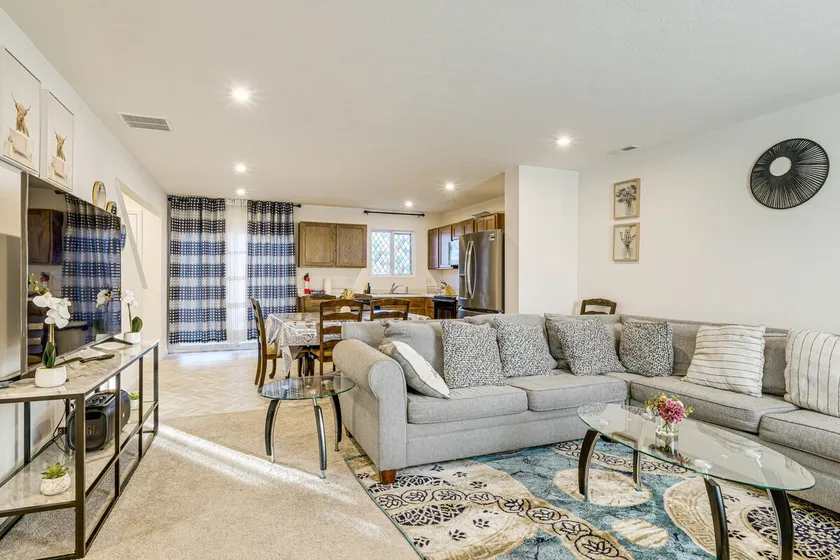 16 Mi to Louisville: Pet-Friendly Getaway! - Image 1