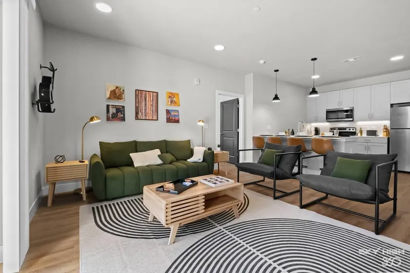 Music Apt Near UARK, AMP, Top Golf, Pool,Kids Nook - Image 1
