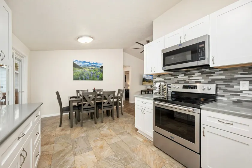 RMNP Retreat Group Friendly Home near Estes Park - Image 1