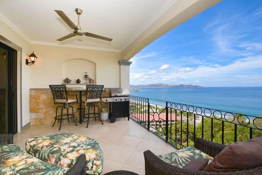 Oceanview Condo w/ Pool, Balcony & Beach Access - Image 1