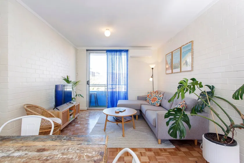 Freo Cosy Corner Central, Free Parking & balcony - Image 1