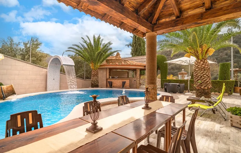 Amazing home in Algarinejo - Image 1