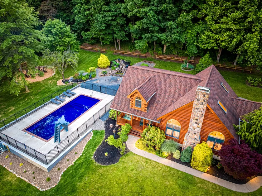 Pool, Hot Tub, New Game Room, Indoor Pickleball - Image 1