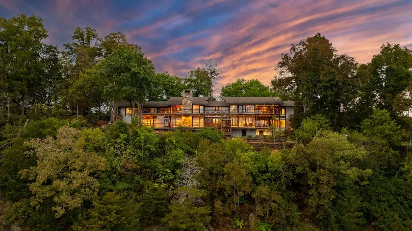 Hatties Lake Retreat: Beautiful Lakeside Retreat in Dandridge Tennessee. - Image 1