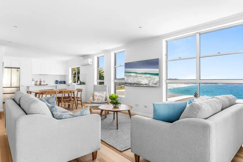 Breathtaking Beach Views in Kiama - Image 1