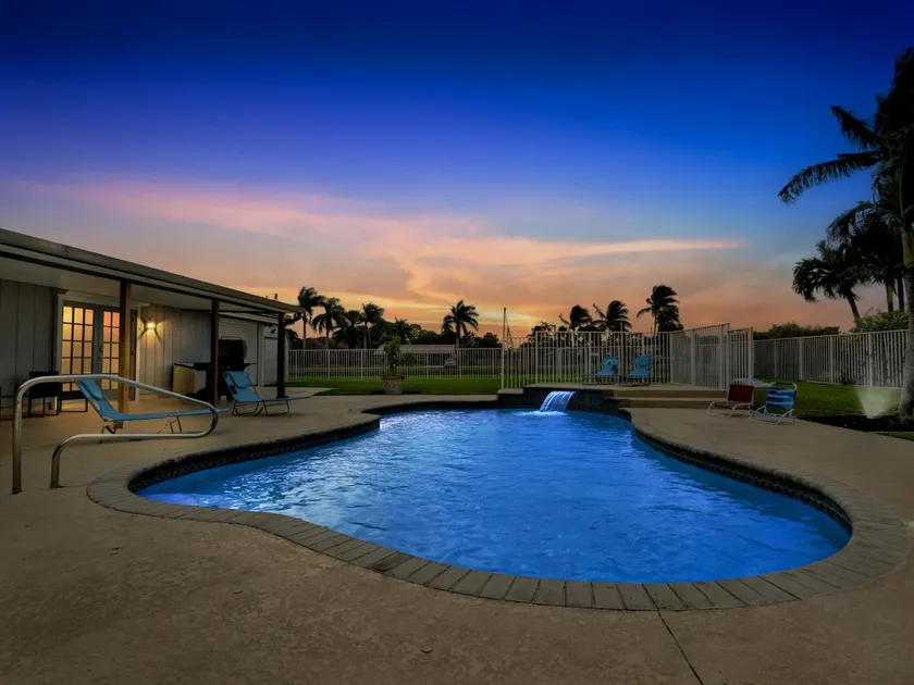 Family Getaway | Pool Volleyball & Game Garage - Image 1