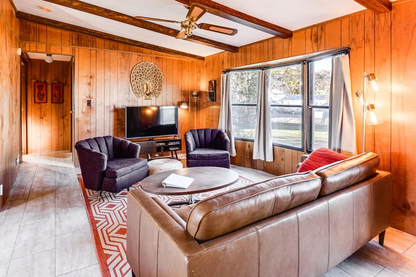 6 Mi to Balanced Rock Park: Home in Castleford - Image 1