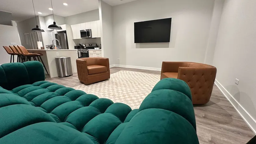 New Built Apartment, Sleeps 12! - Image 1