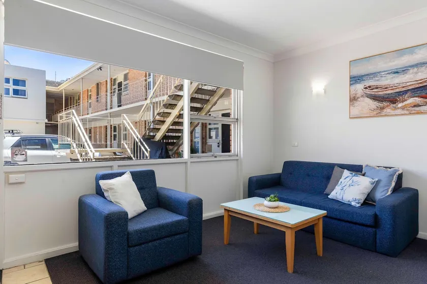 Betty's Bayside Retreat | 1BRM Glenelg - Image 1