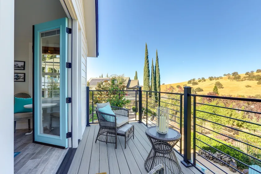Steps to Sutter Creek: Chic Wine Country Cottage - Image 1