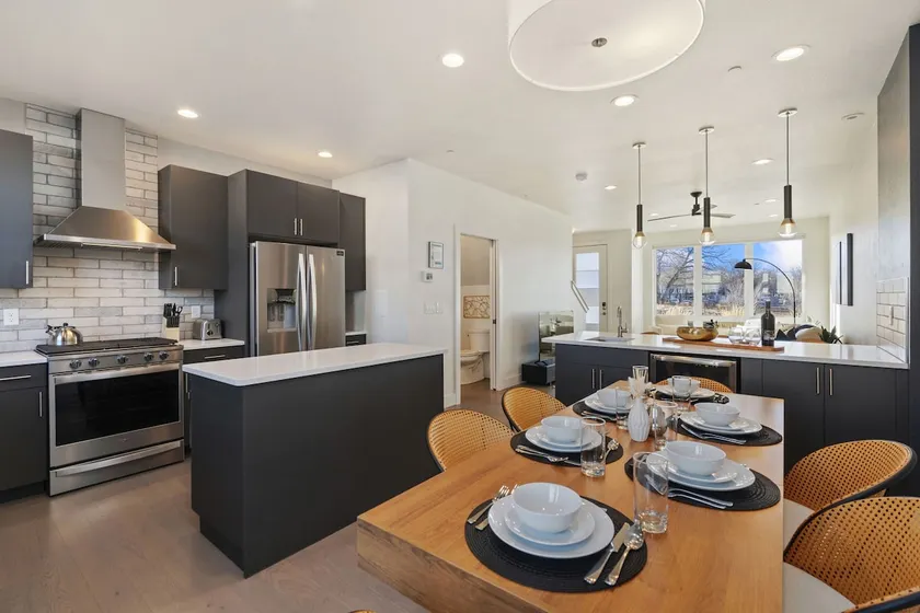 Mountain View Home with King Beds and Rooftop Deck - Image 1