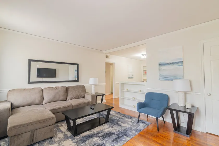 Suite D at Blue Sky Terrace - Image 1