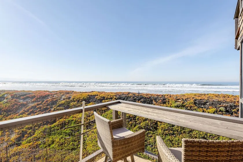 7 Pelican Point Oceanfront Views & Beach Access! - Image 1
