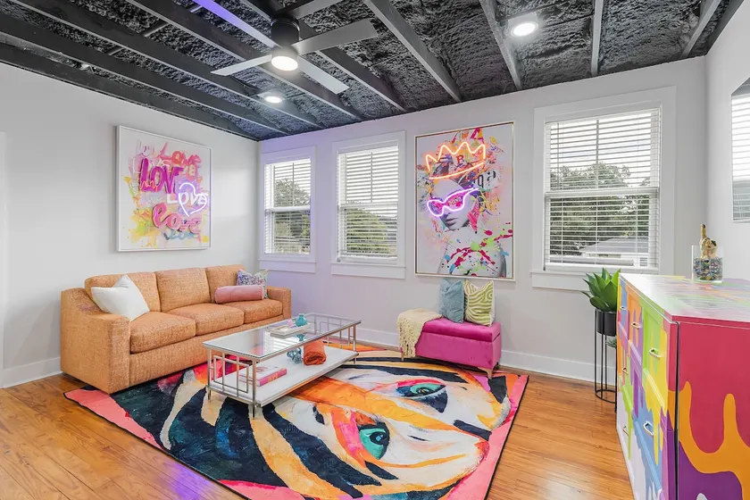 Saint Cat: 2BR Hideaway - Image 1