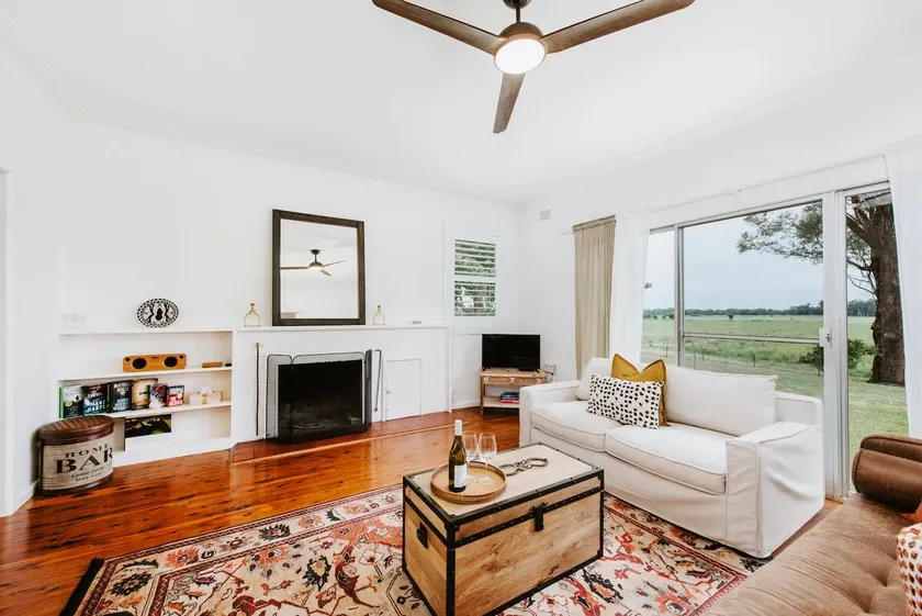 Burrundulla Farmhouse - Tranquil Country Allure - Image 1