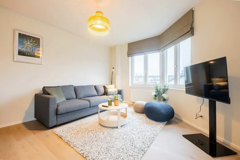 Royal 60m2 One Bedroom Apartment - VW140A - Image 1