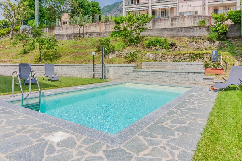 Sweet Caroline - Image 1
