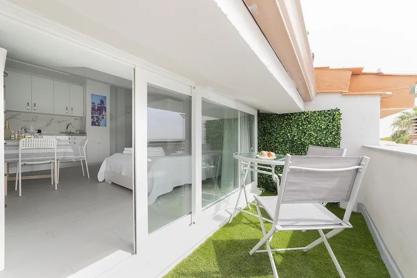 Penthouse with cozy terrace - Image 1