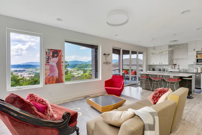 Chatt Pulse:Spacious, Chic, Mtn. Views, Art-Filled - Image 1