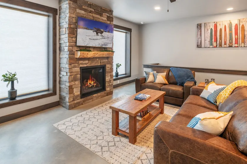 New Pet-Friendly Schweitzer Retreat w/ Hot Tub - Image 1