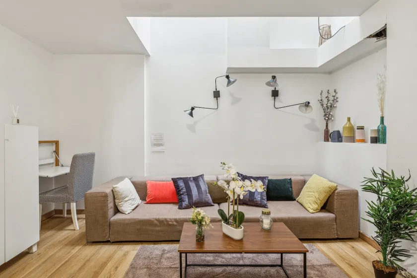Lavie Maison Cozy 3BR Haven w Parking - Image 1
