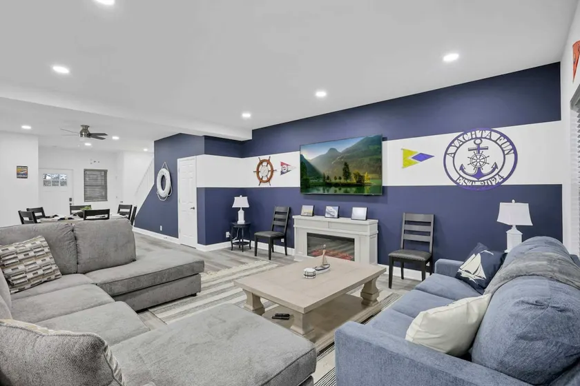 A Yachta Fun: Spacious + Hot Tub, 2 Blocks to Lake - Image 1