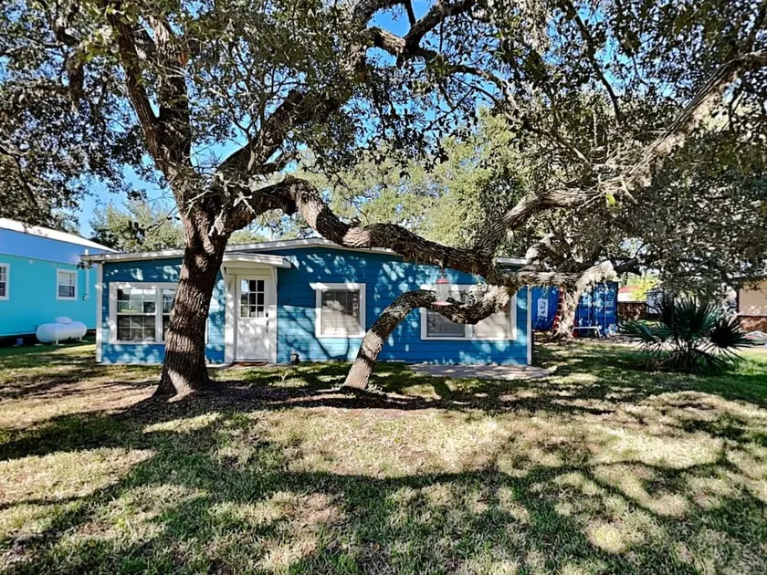 The Charming Cozy Cottage - Image 1