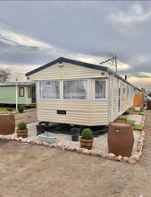 Delta, Bromley 4-Bedroom Caravan - Image 1