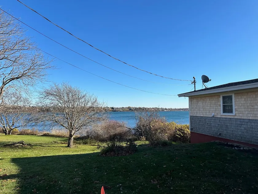 Newly renovated cottage with stunning ocean views - Image 1