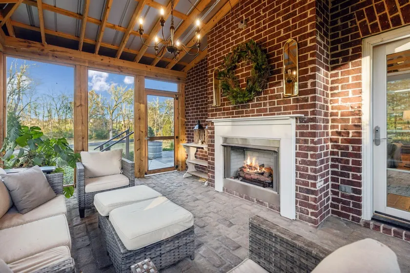 Casa Vino - Farmhouse 30 mins North of Nashville - Image 1