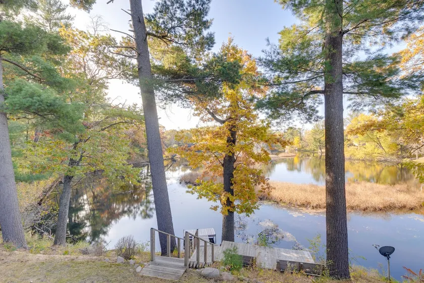 Antiquing & Fishing: Riverfront Waupaca Home! - Image 1