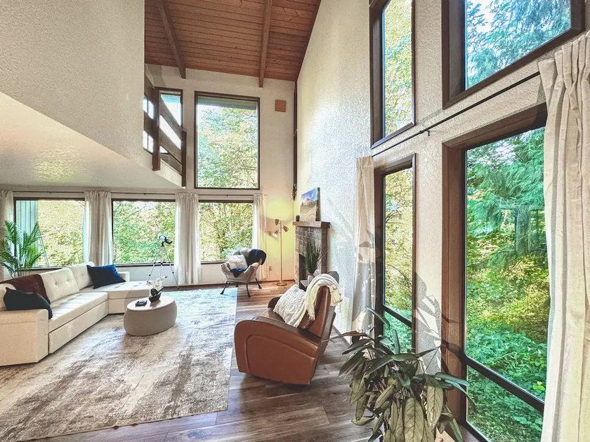 Lake Forest Park Retreat w/ Nature Views - Image 1
