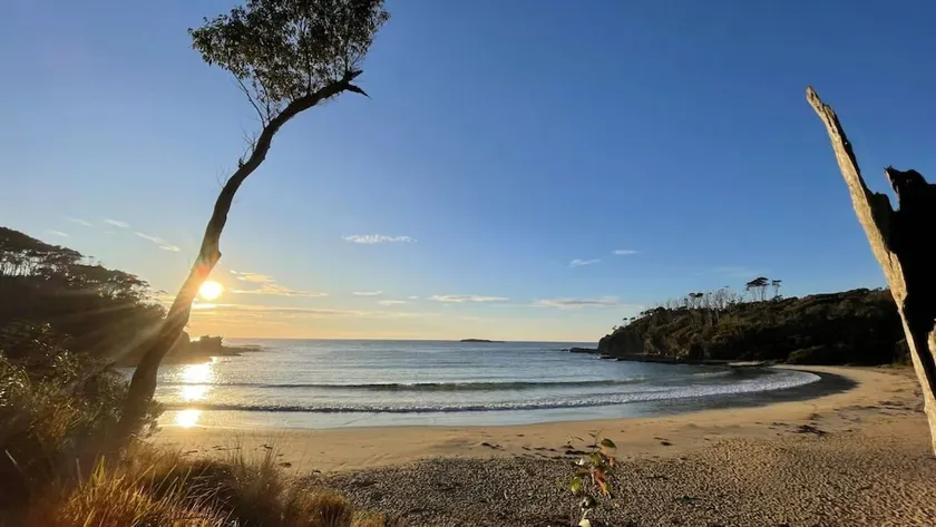 Escape to Serenity: Lilli Pilli Beach Retreat - Image 1
