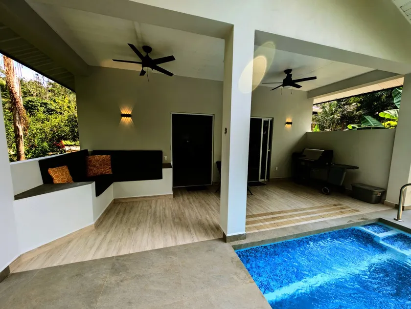 Cascade Palm - Luxury Villa Pool & King Bed - Image 1